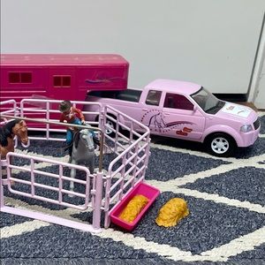 Valley Ranch Pink Trailer and Horse Trailer Playset